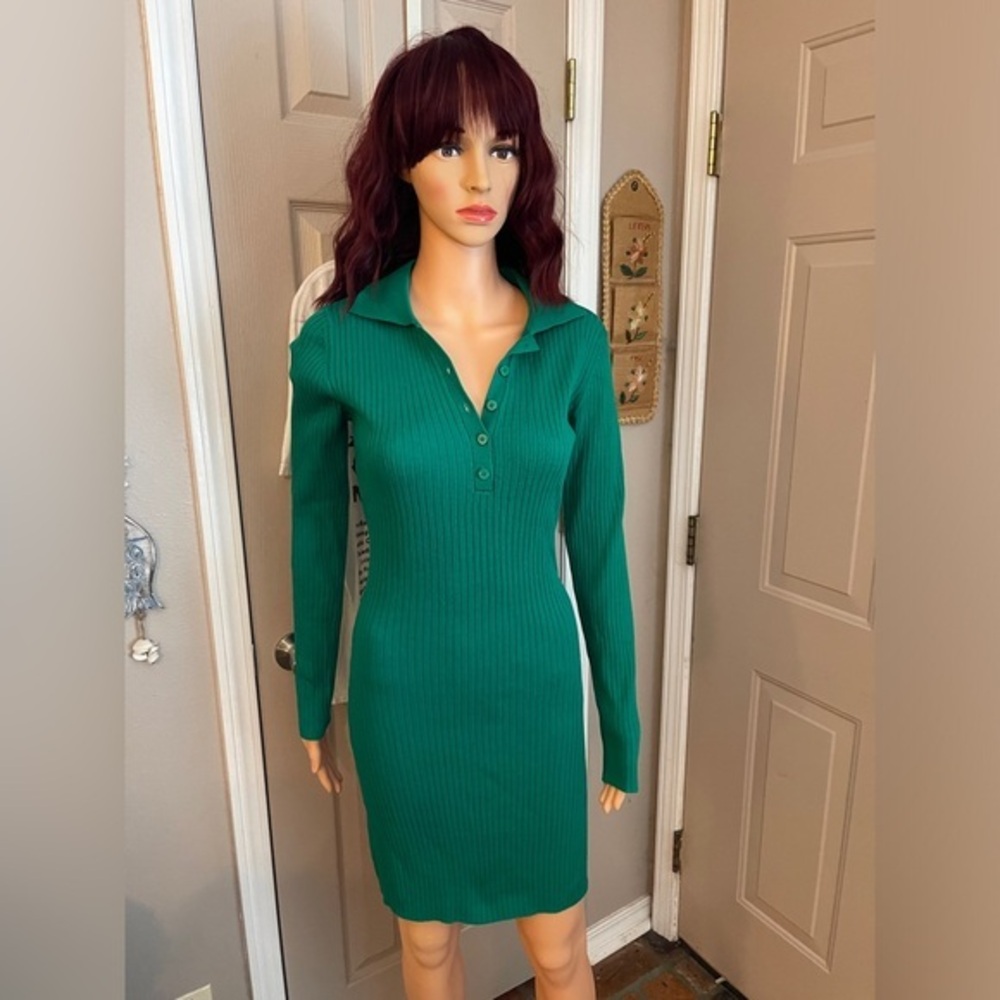 Love Tree bodycon green ribbed long sleeve collared 1/4 button sweater dress. L.